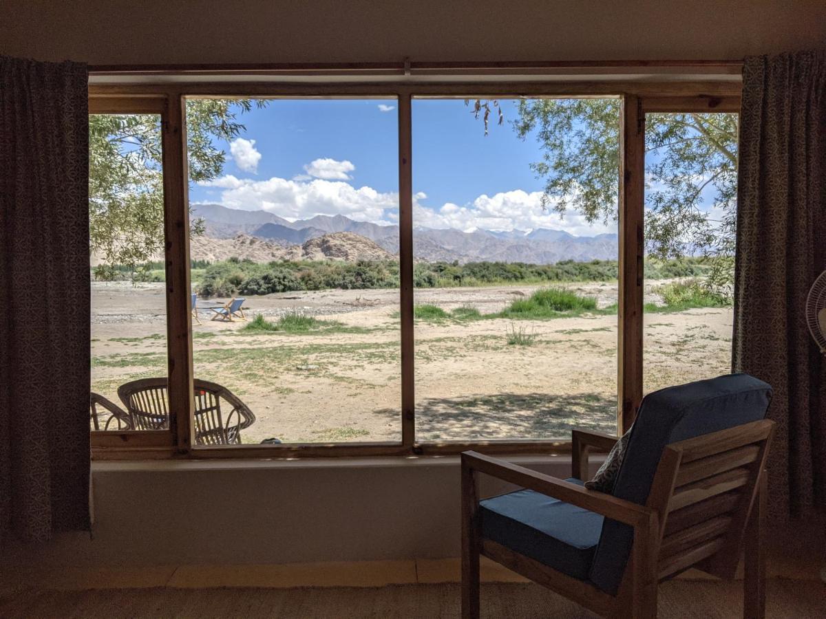 The Indus River Camp Leh Bagian luar foto
