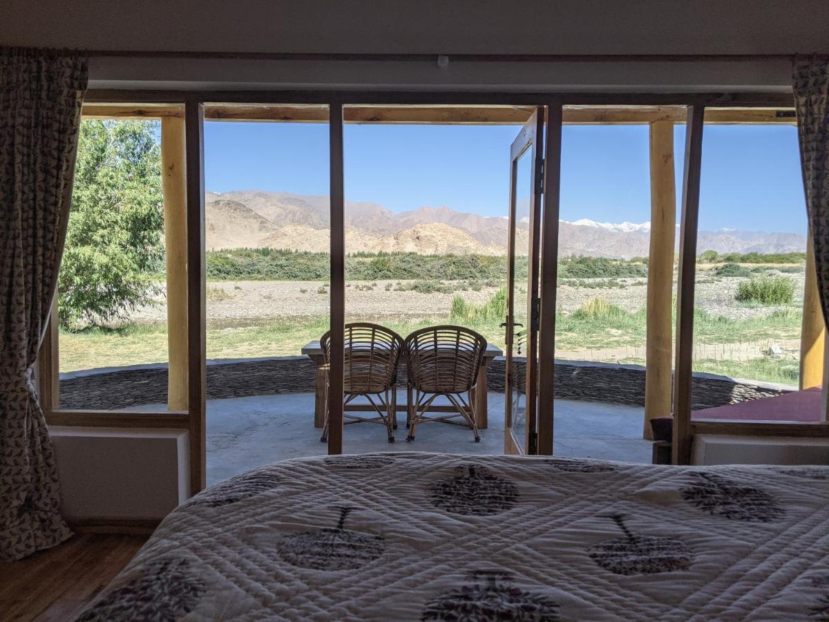 The Indus River Camp Leh Bagian luar foto